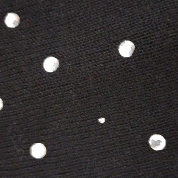 H&M sweater. - Picture 6 of 9